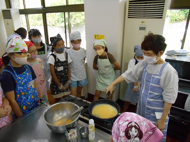 『パティシエめざして！夏　チョコのカップケーキを作ろう』講座8