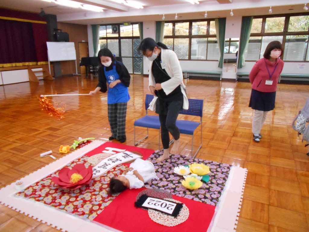 おひるねアートで年賀状1