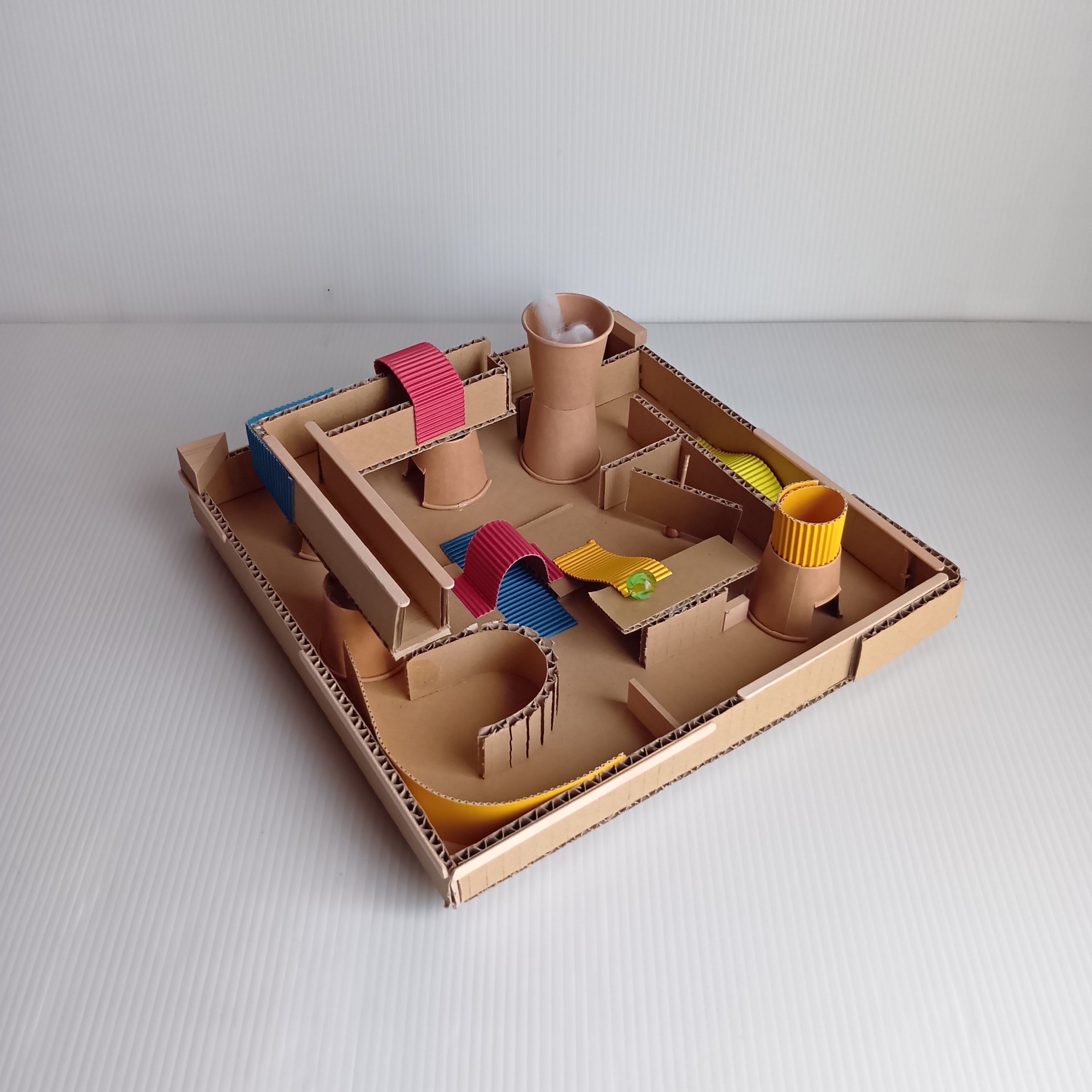 段ボール工作立体迷路