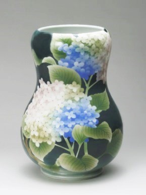 新作登場，新作 明治時代　西浦焼絶品釉下彩龍染付青花図花瓶　美しき極上のグラデーション釉下彩　在銘・本物保証　英国伝来